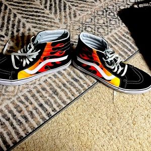 I’m selling shoes that I do not wear